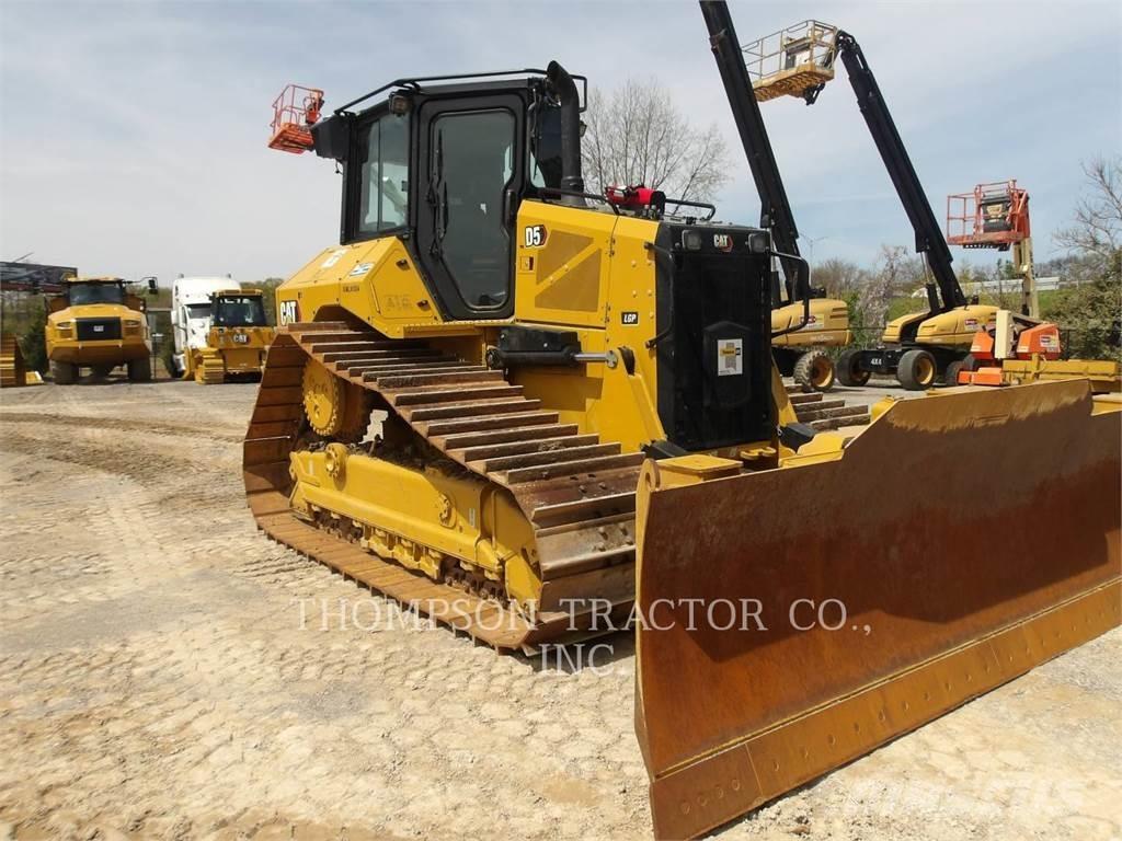 CAT D5 Buldožerji goseničarji