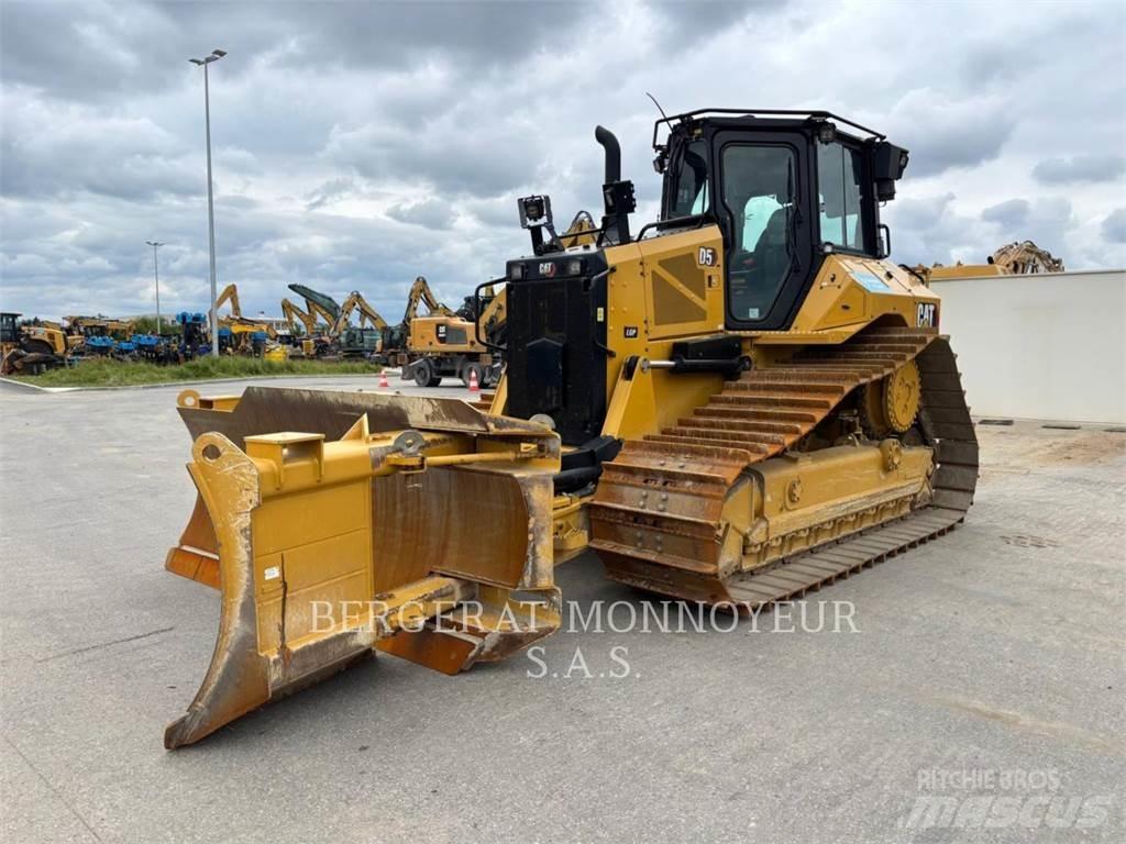 CAT D5 Buldožerji goseničarji