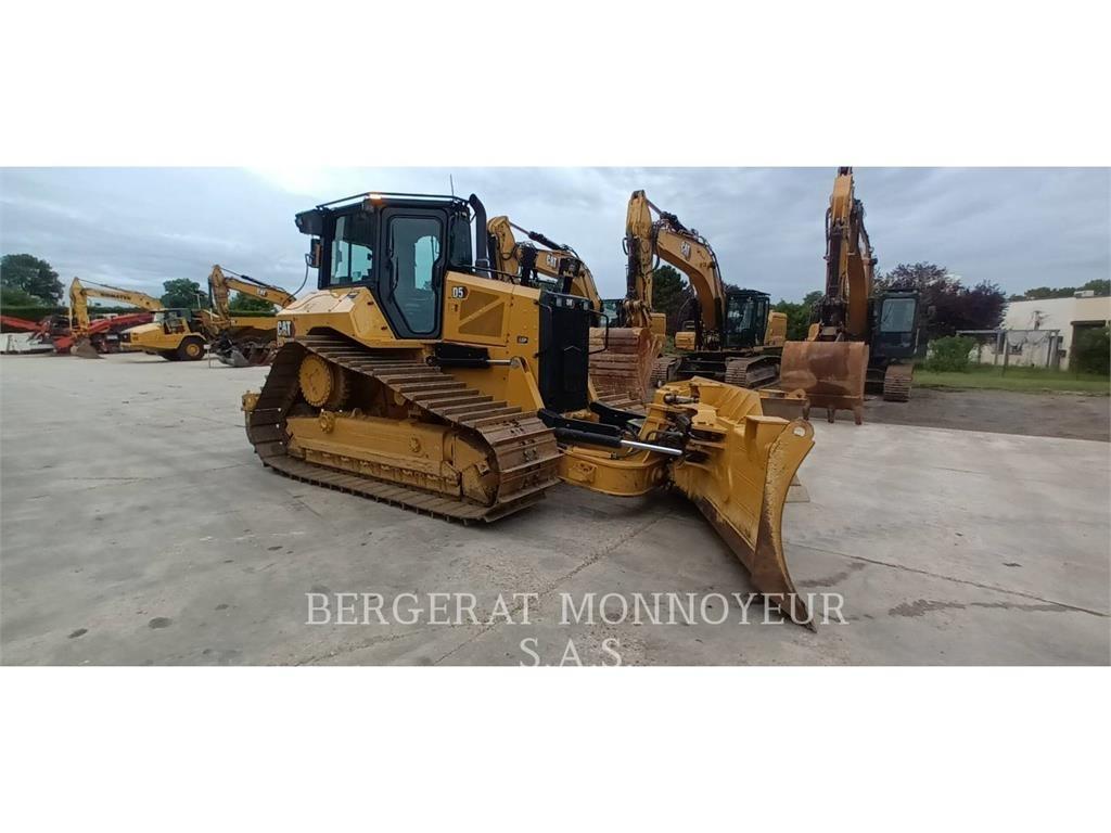 CAT D5 Buldožerji goseničarji
