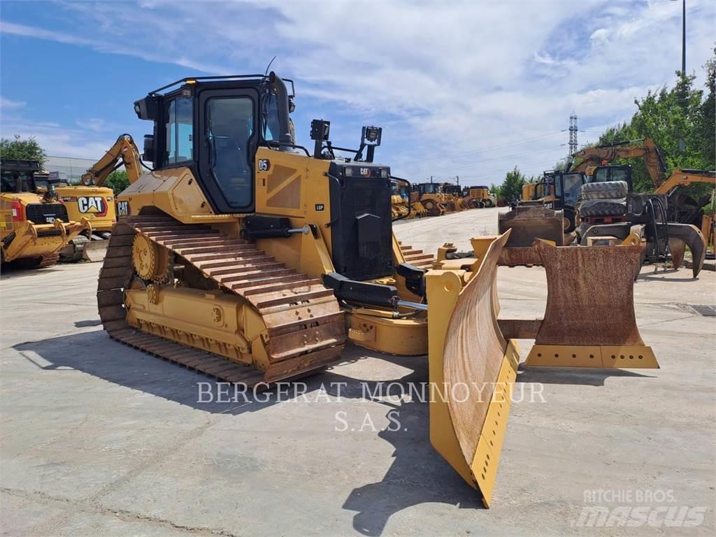 CAT D5 Buldožerji goseničarji
