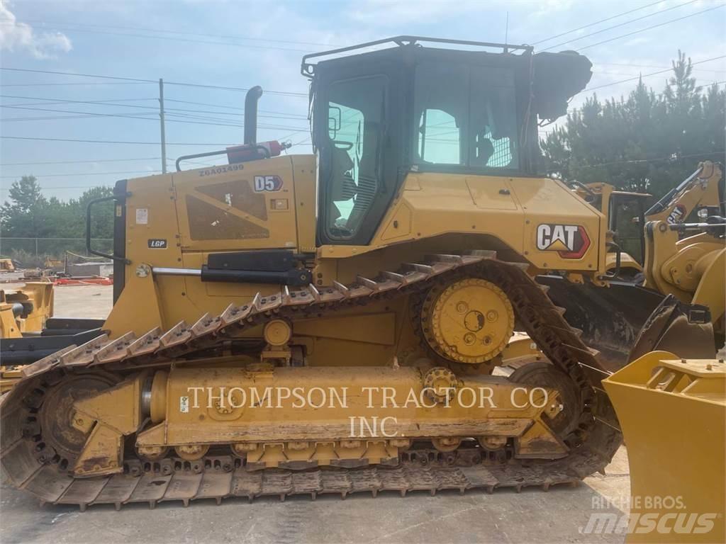 CAT D5 Buldožerji goseničarji