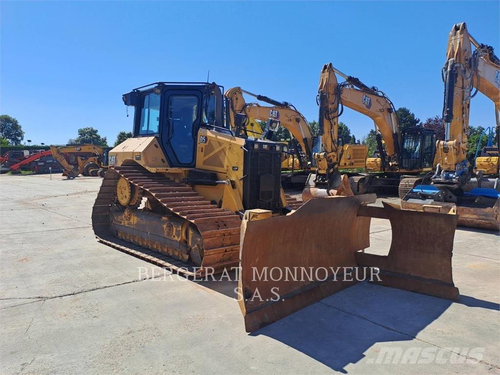 CAT D5 Buldožerji goseničarji