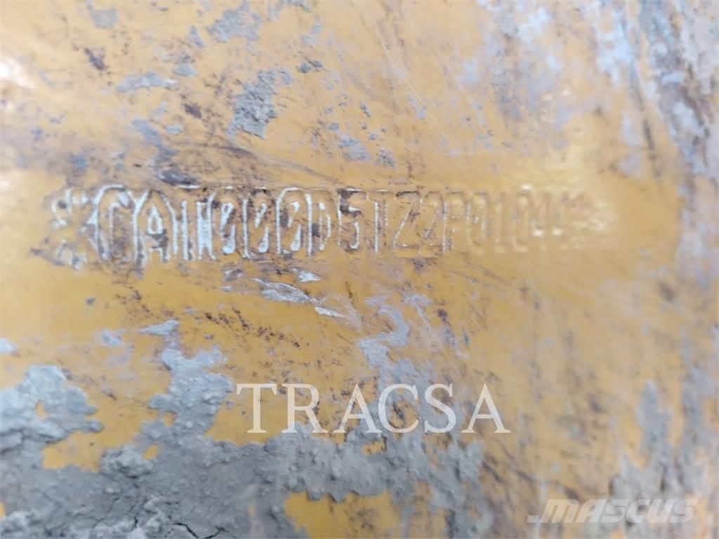 CAT D5 Buldožerji goseničarji
