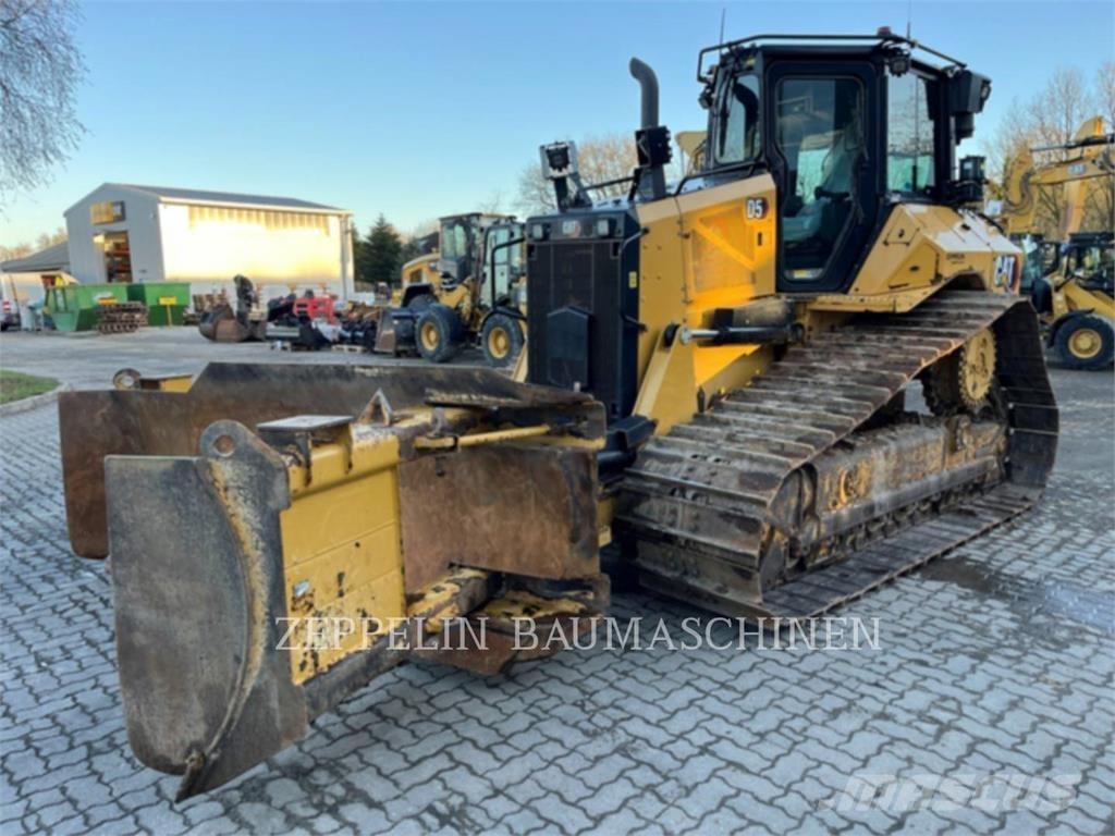 CAT D5 Buldožerji goseničarji