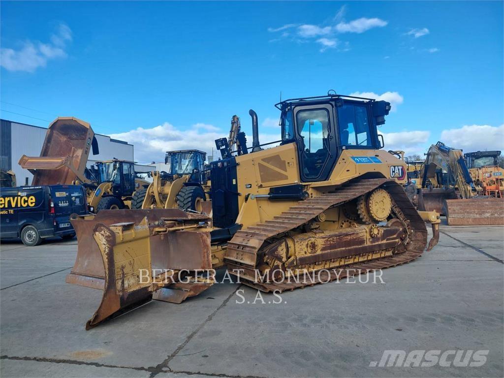 CAT D5 Buldožerji goseničarji