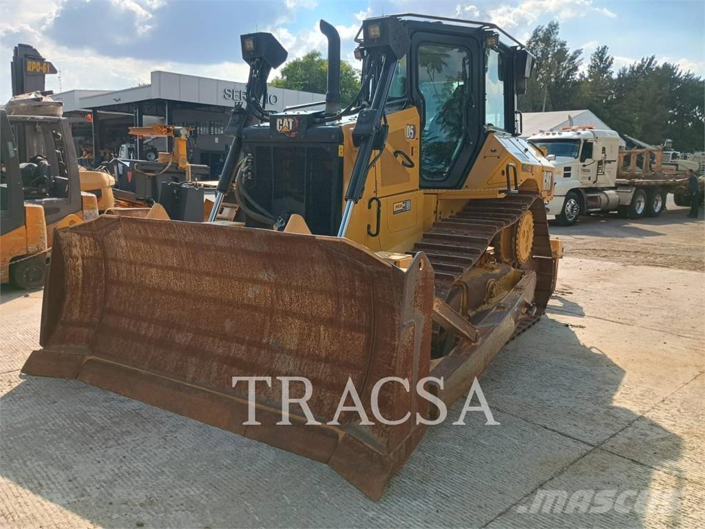 CAT D5 Potovalni avtobusi