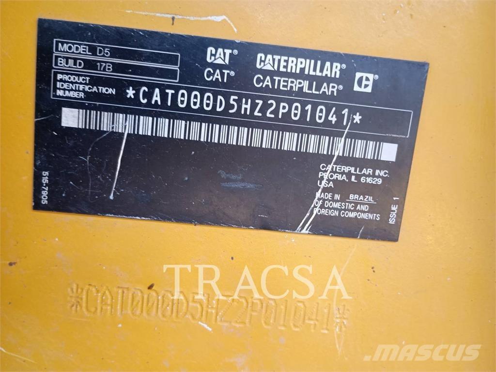 CAT D5 Potovalni avtobusi