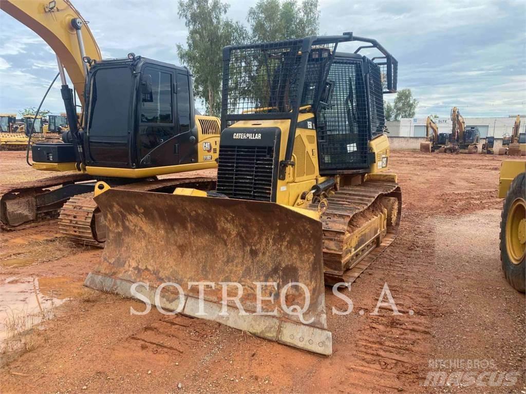 CAT D5K Buldožerji goseničarji