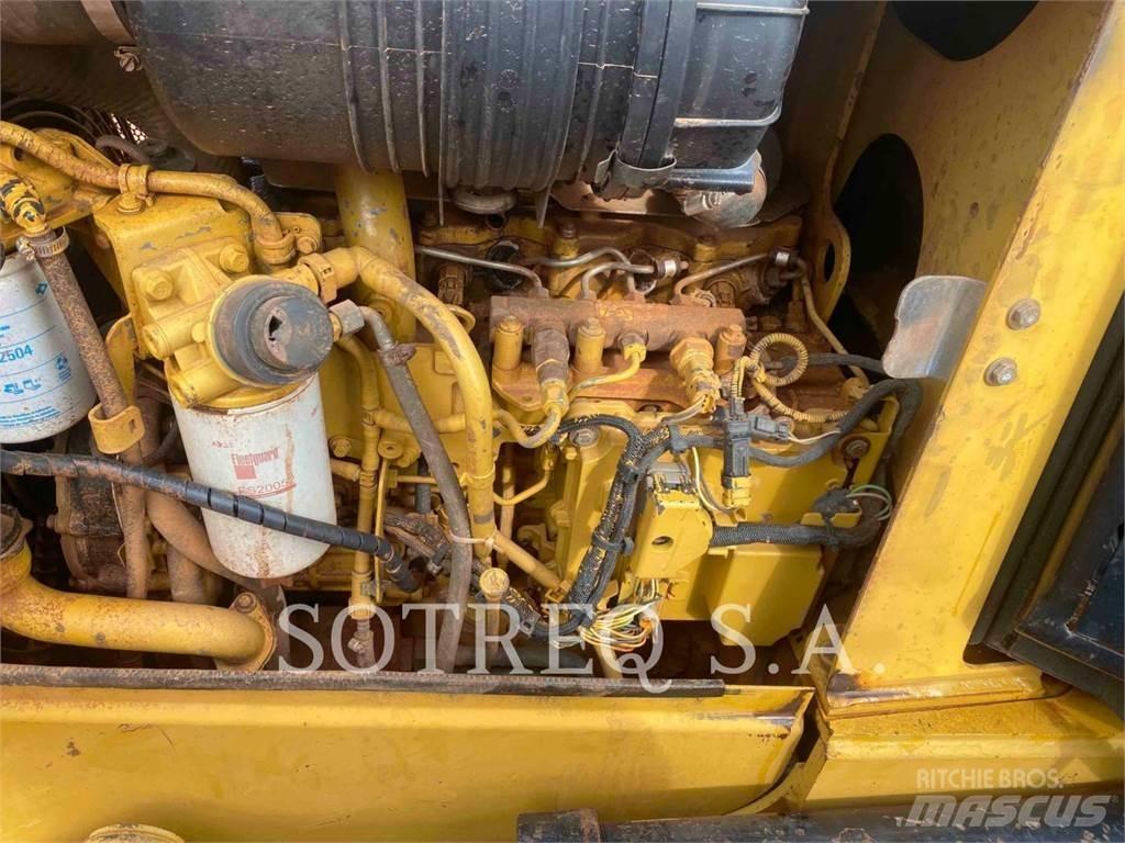 CAT D5K Buldožerji goseničarji