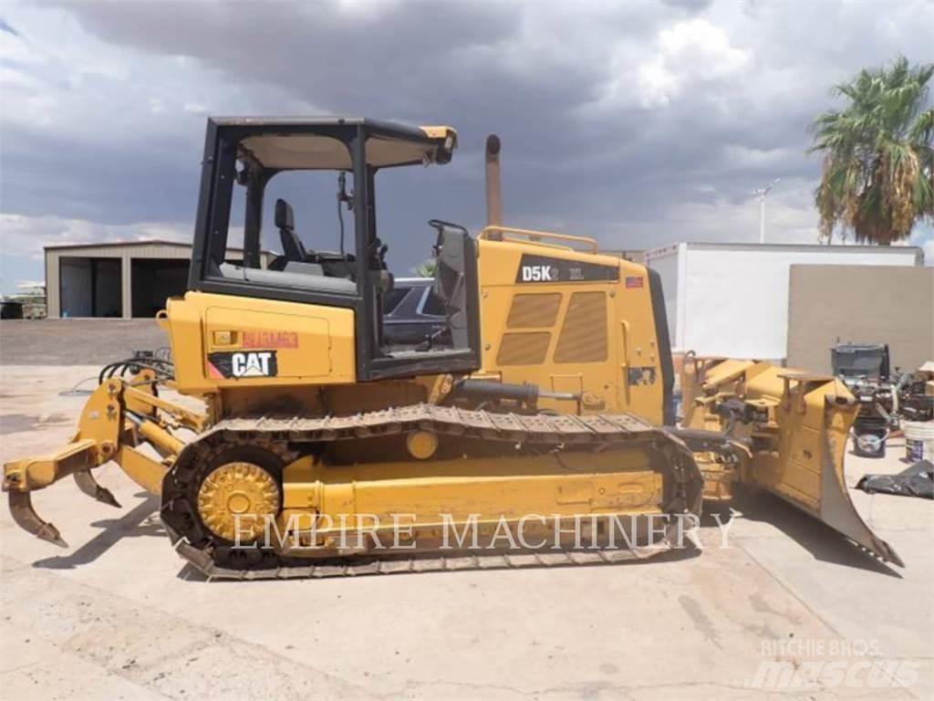 CAT D5K Buldožerji goseničarji