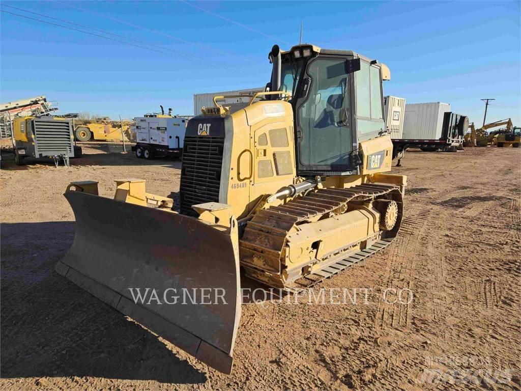CAT D5K2 Buldožerji goseničarji