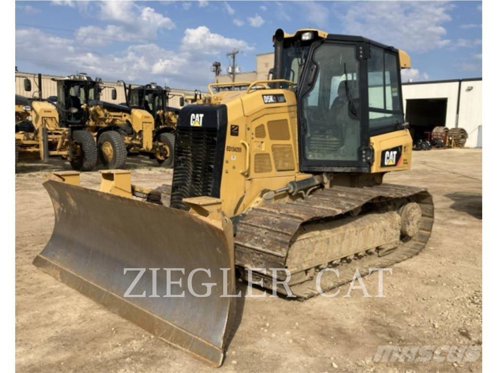 CAT D5K2 Buldožerji goseničarji