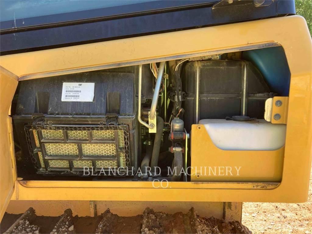 CAT D5K2LGP Buldožerji goseničarji
