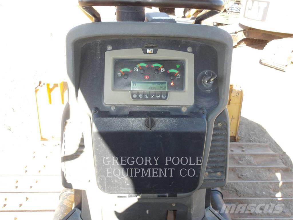 CAT D5K2LGP Buldožerji goseničarji