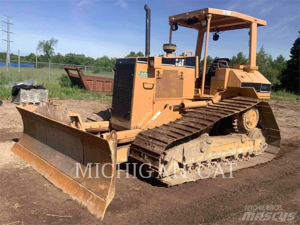 CAT D5ML Buldožerji goseničarji