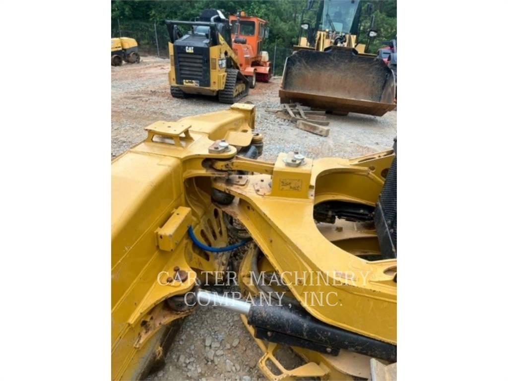 CAT D6 Buldožerji goseničarji