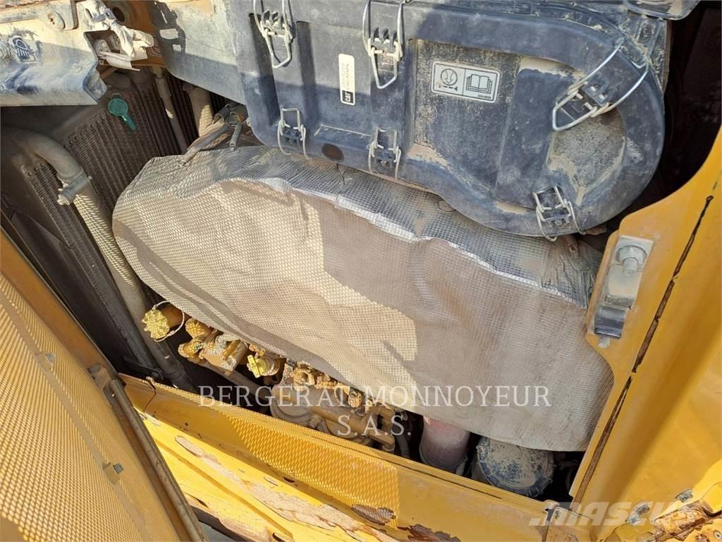 CAT D6 XE Buldožerji goseničarji