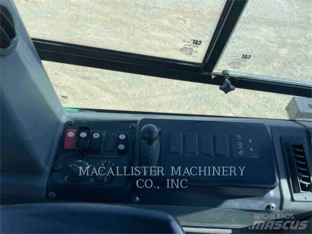 CAT D6K2 LGP Buldožerji goseničarji