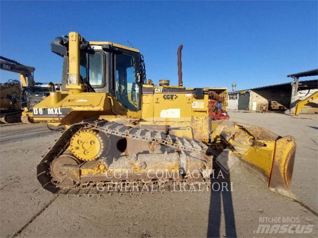 CAT D6M Buldožerji goseničarji