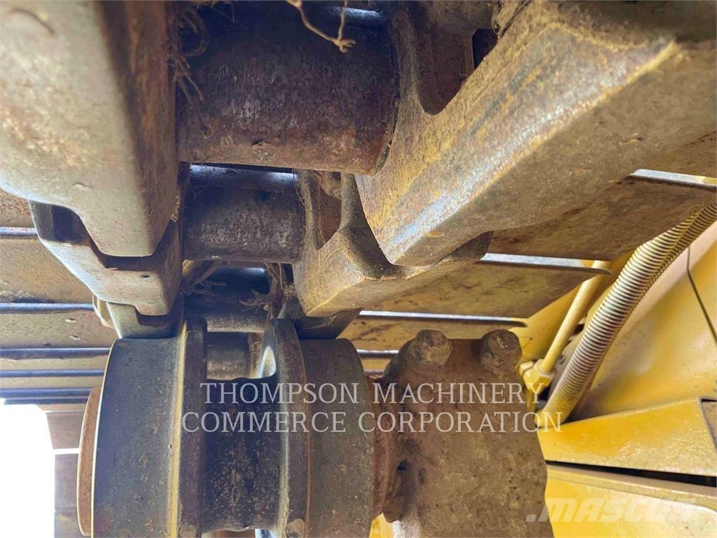CAT D6M LGP Buldožerji goseničarji