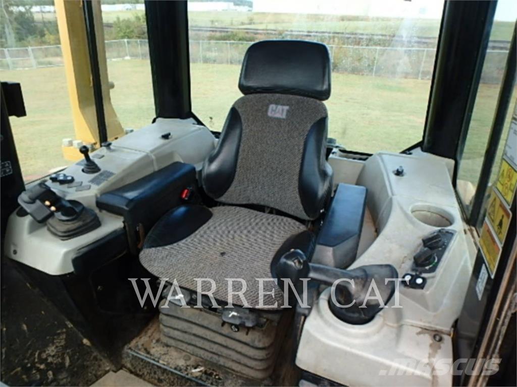 CAT D6N 4XLPAT Buldožerji goseničarji