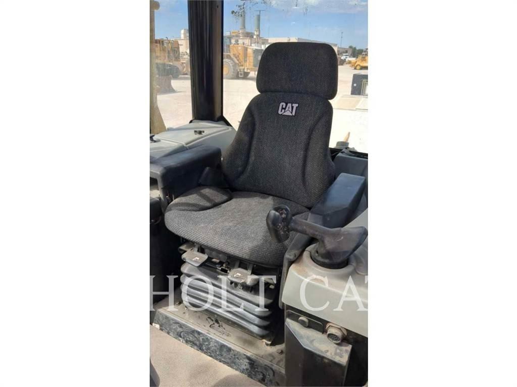 CAT D6N LAND Buldožerji goseničarji