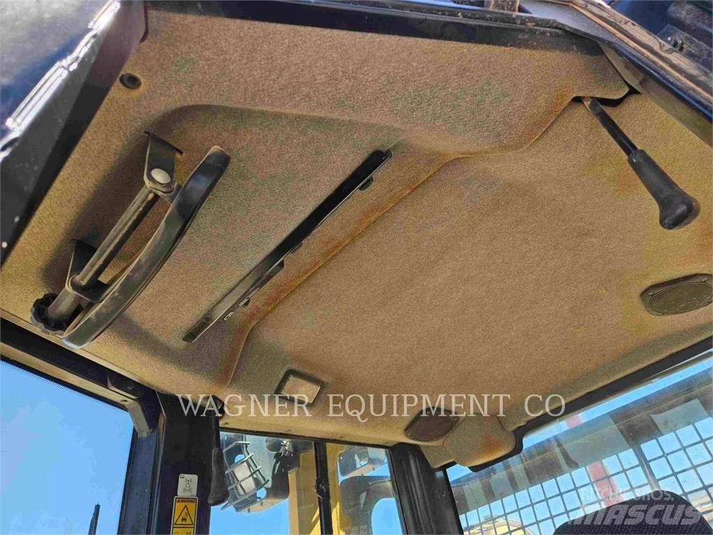 CAT D6N XL Buldožerji goseničarji