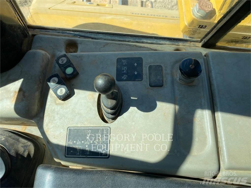 CAT D6NLGP Buldožerji goseničarji