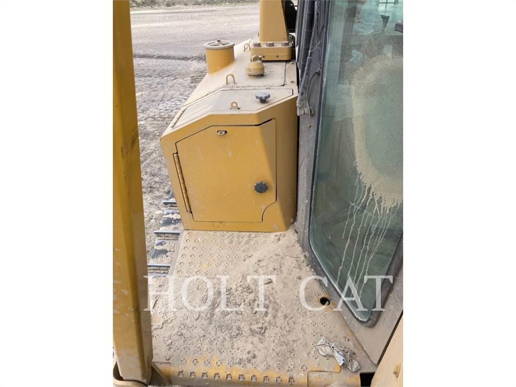 CAT D6T Buldožerji goseničarji