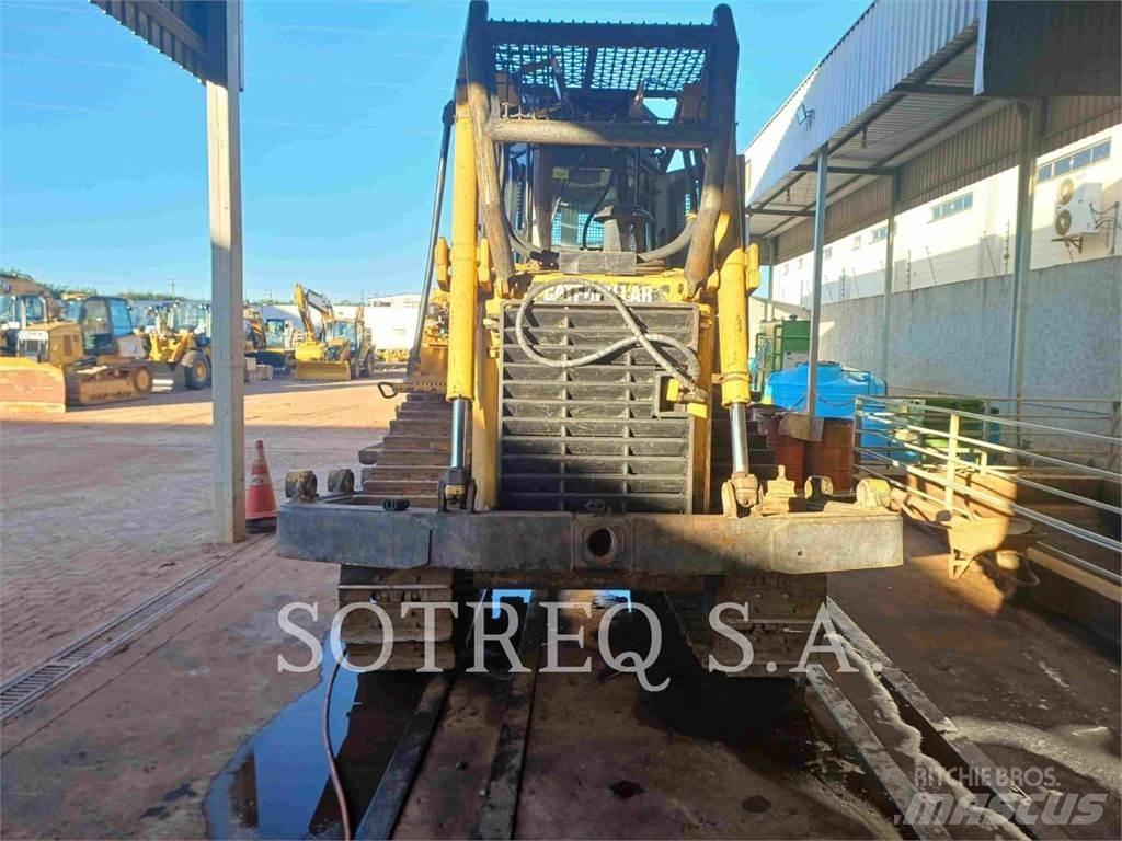 CAT D6T Buldožerji goseničarji