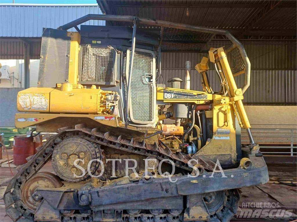 CAT D6T Buldožerji goseničarji