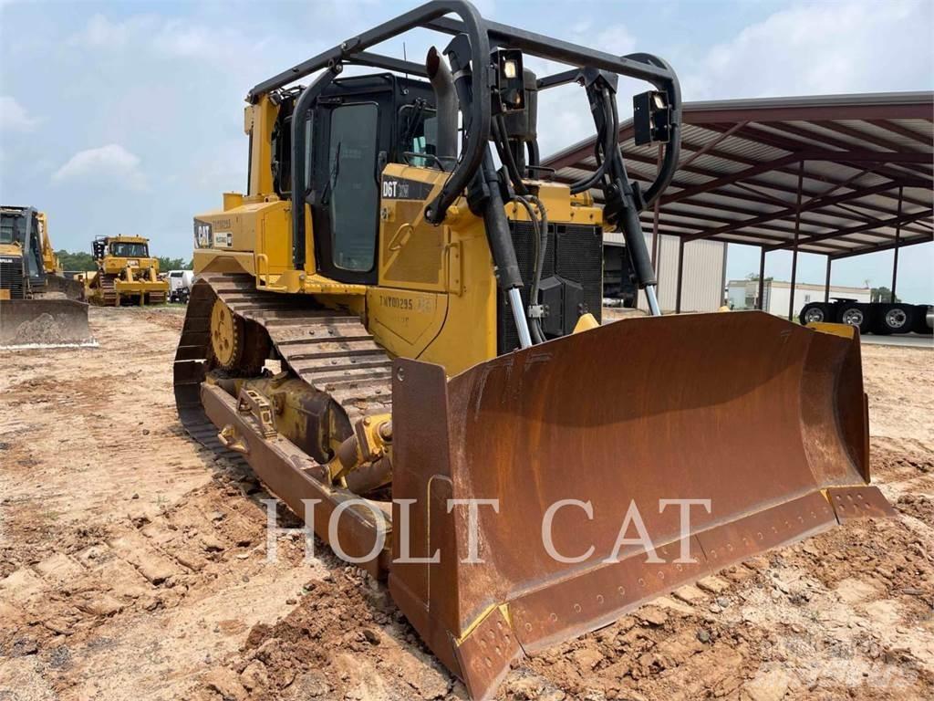 CAT D6T Buldožerji goseničarji