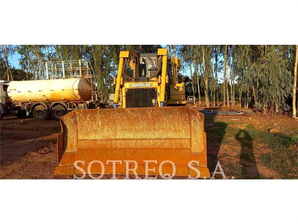 CAT D6T Buldožerji goseničarji