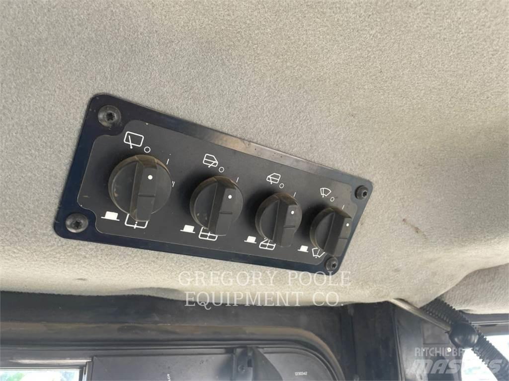 CAT D6T Buldožerji goseničarji