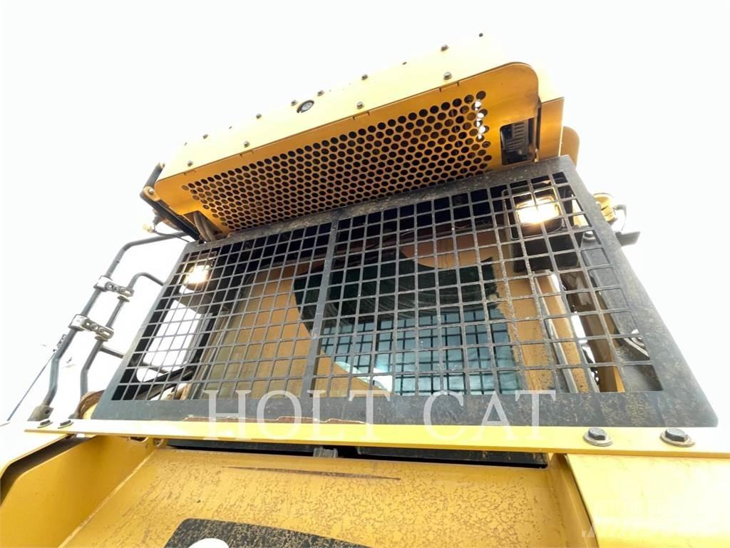 CAT D6T Buldožerji goseničarji