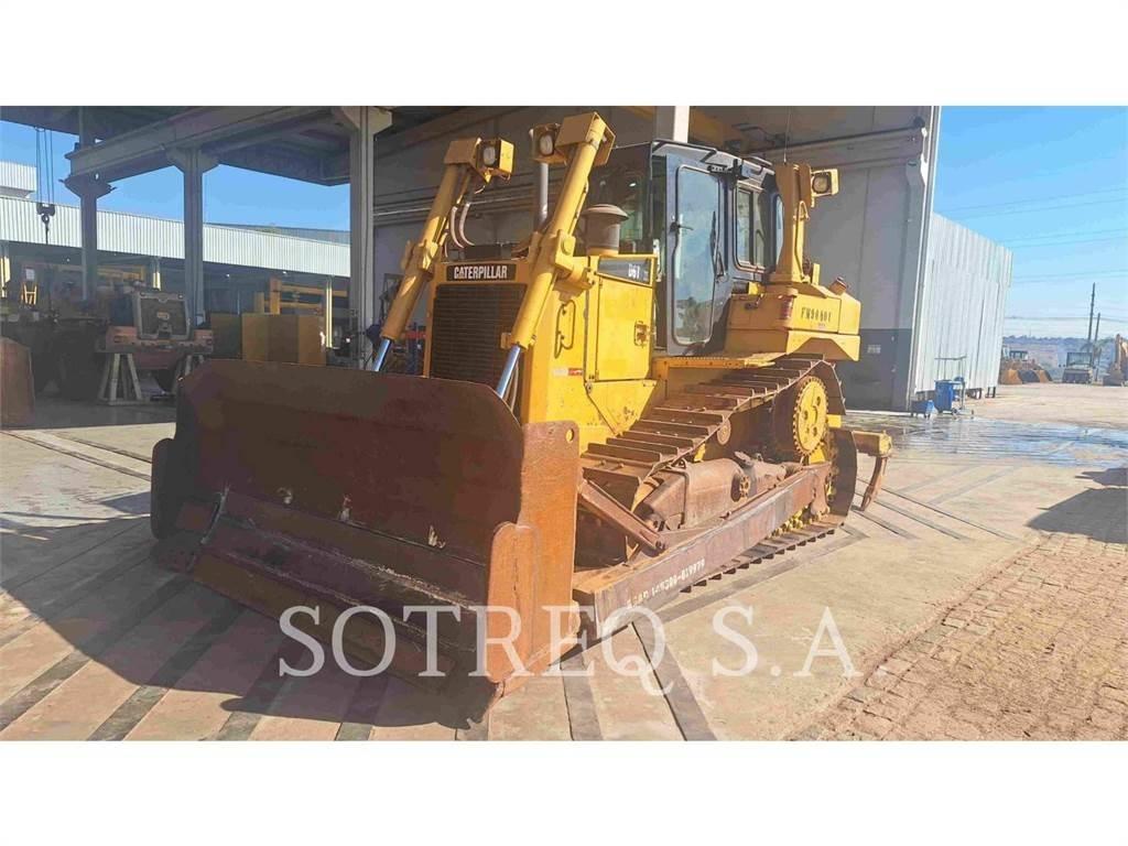CAT D6T Buldožerji goseničarji