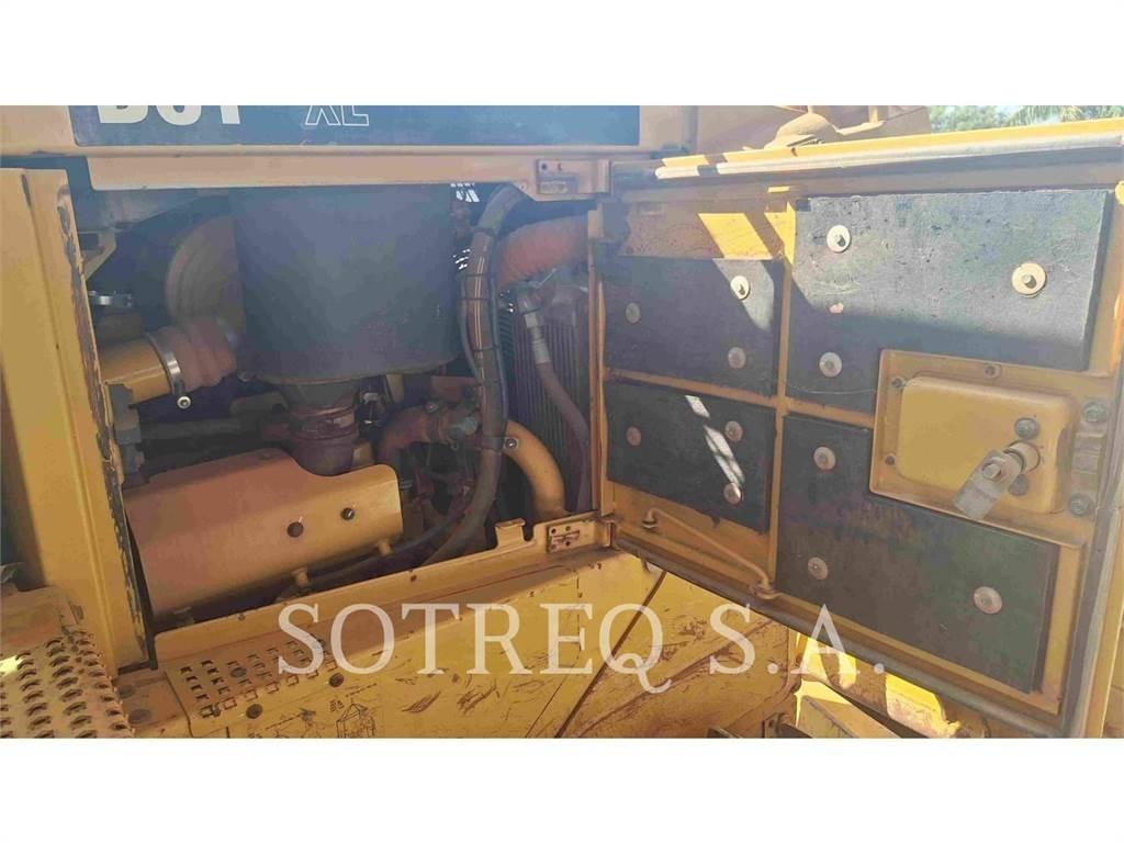 CAT D6T Buldožerji goseničarji