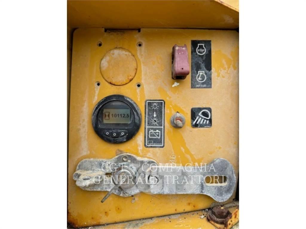 CAT D6T Buldožerji goseničarji