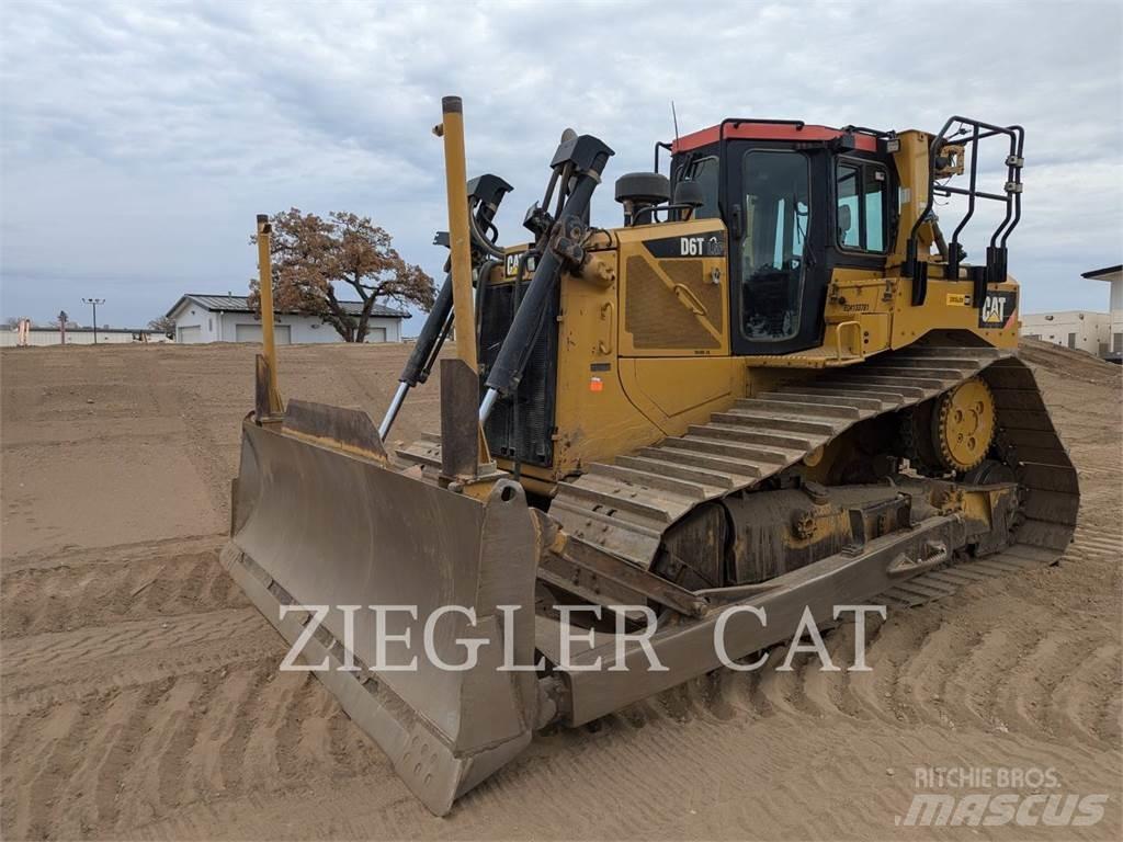 CAT D6T Buldožerji goseničarji