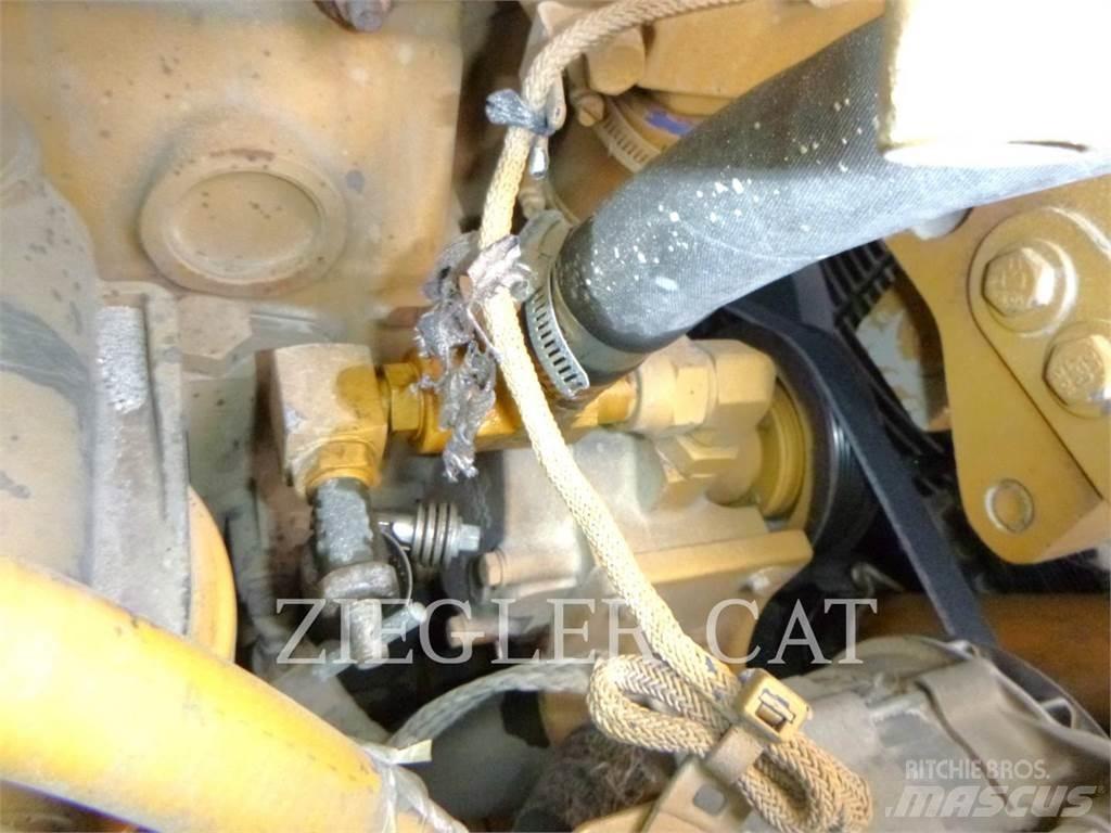 CAT D6T Buldožerji goseničarji