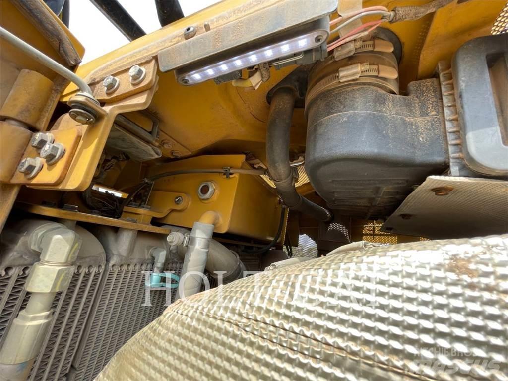 CAT D6T Buldožerji goseničarji
