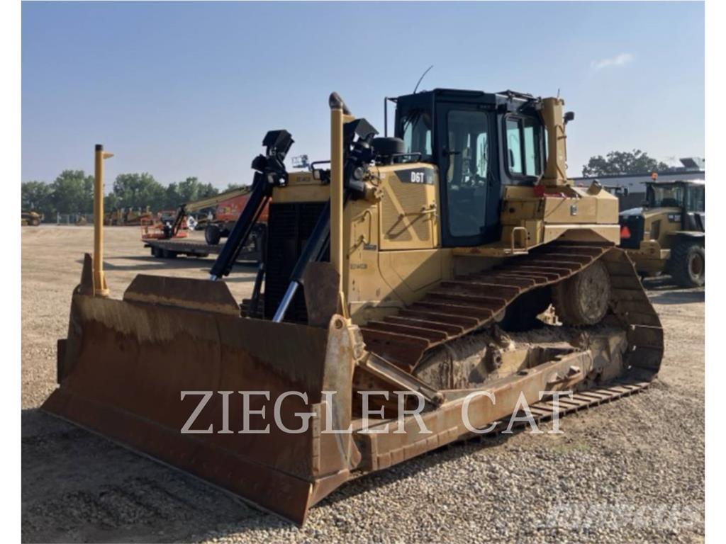 CAT D6T Buldožerji goseničarji
