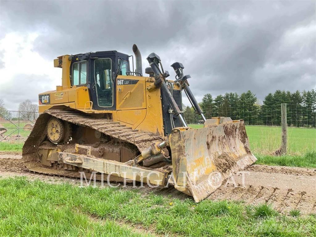 CAT D6T Buldožerji goseničarji