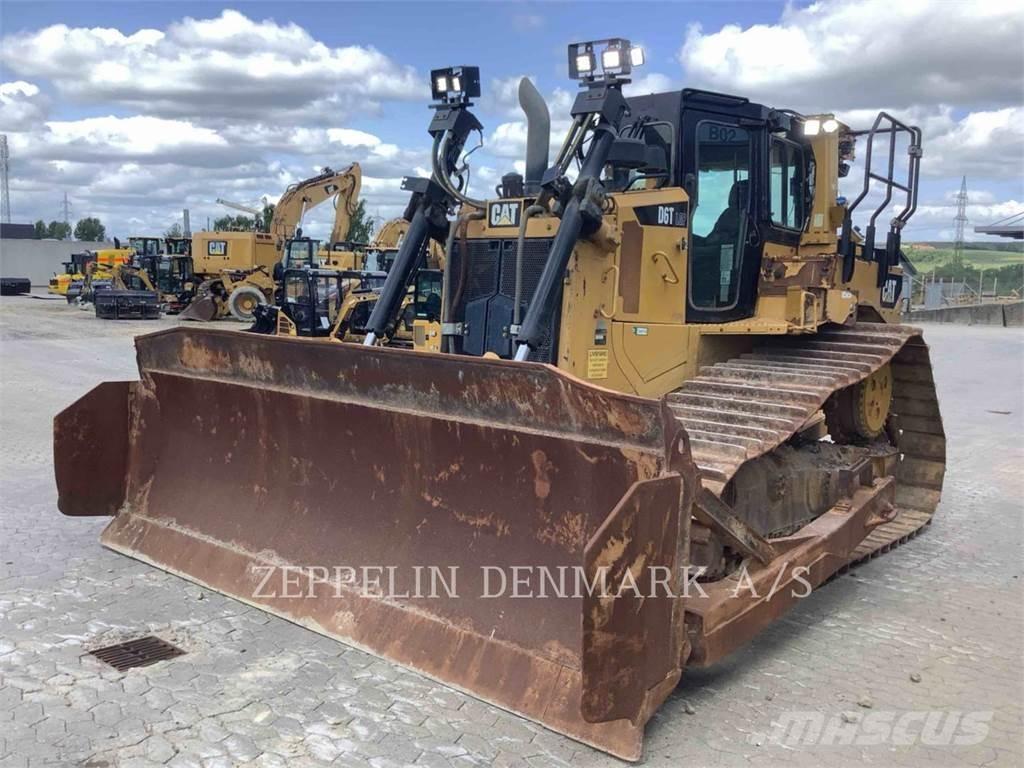 CAT D6T Buldožerji goseničarji