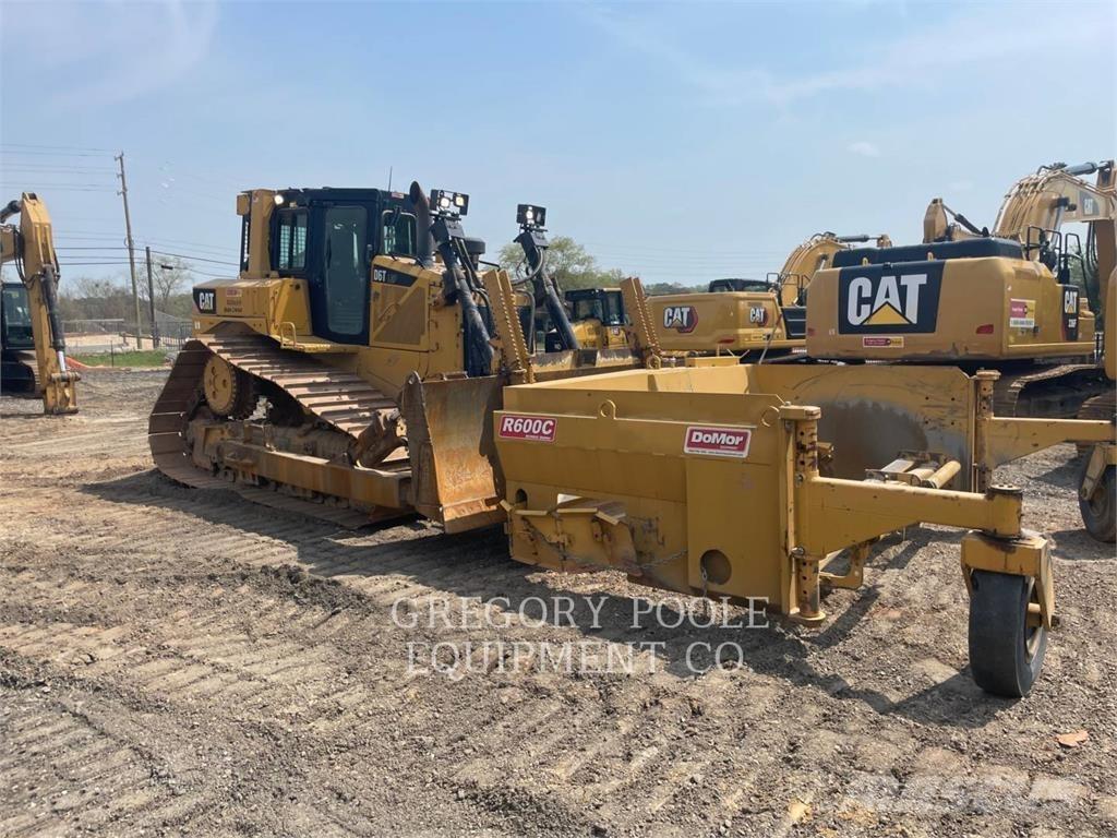 CAT D6T Buldožerji goseničarji