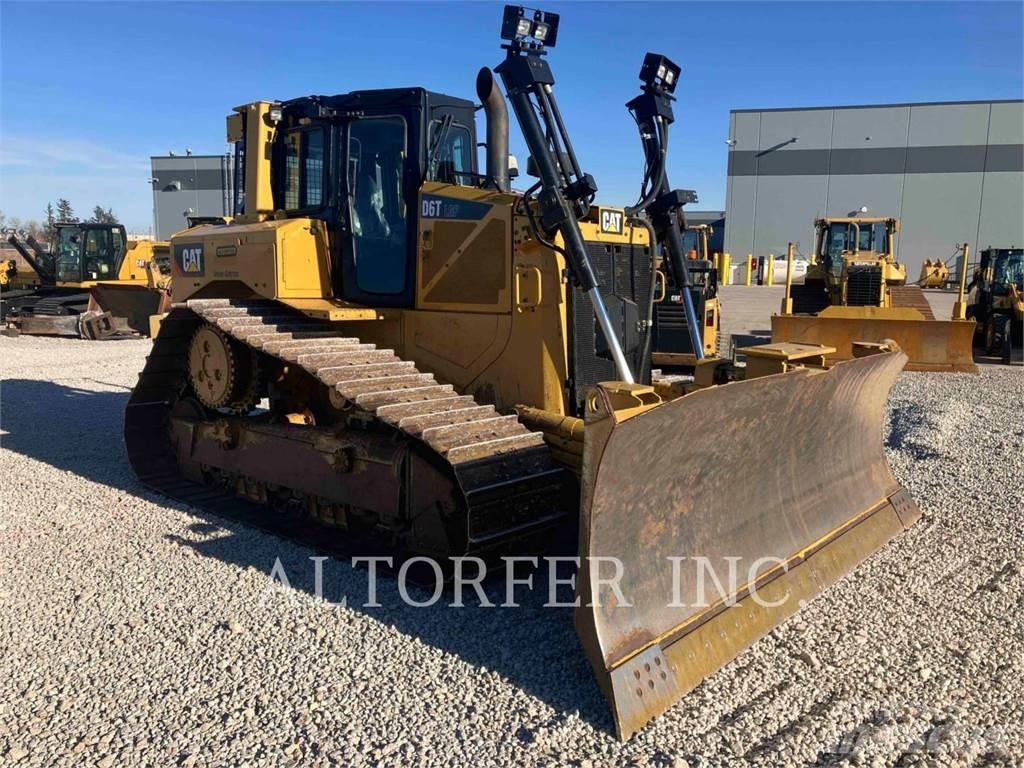 CAT D6T LGPPAT Buldožerji goseničarji