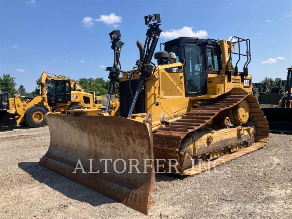 CAT D6T LGPPAT Buldožerji goseničarji
