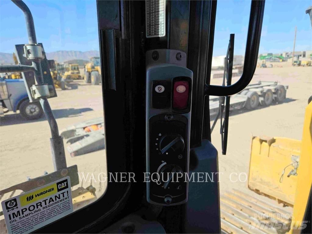 CAT D6T LGPVPT Buldožerji goseničarji