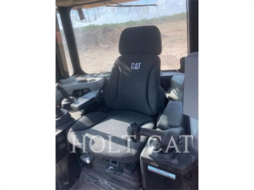 CAT D6T XWVP Buldožerji goseničarji