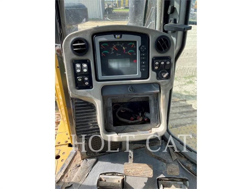 CAT D6T XWVPRI Buldožerji goseničarji
